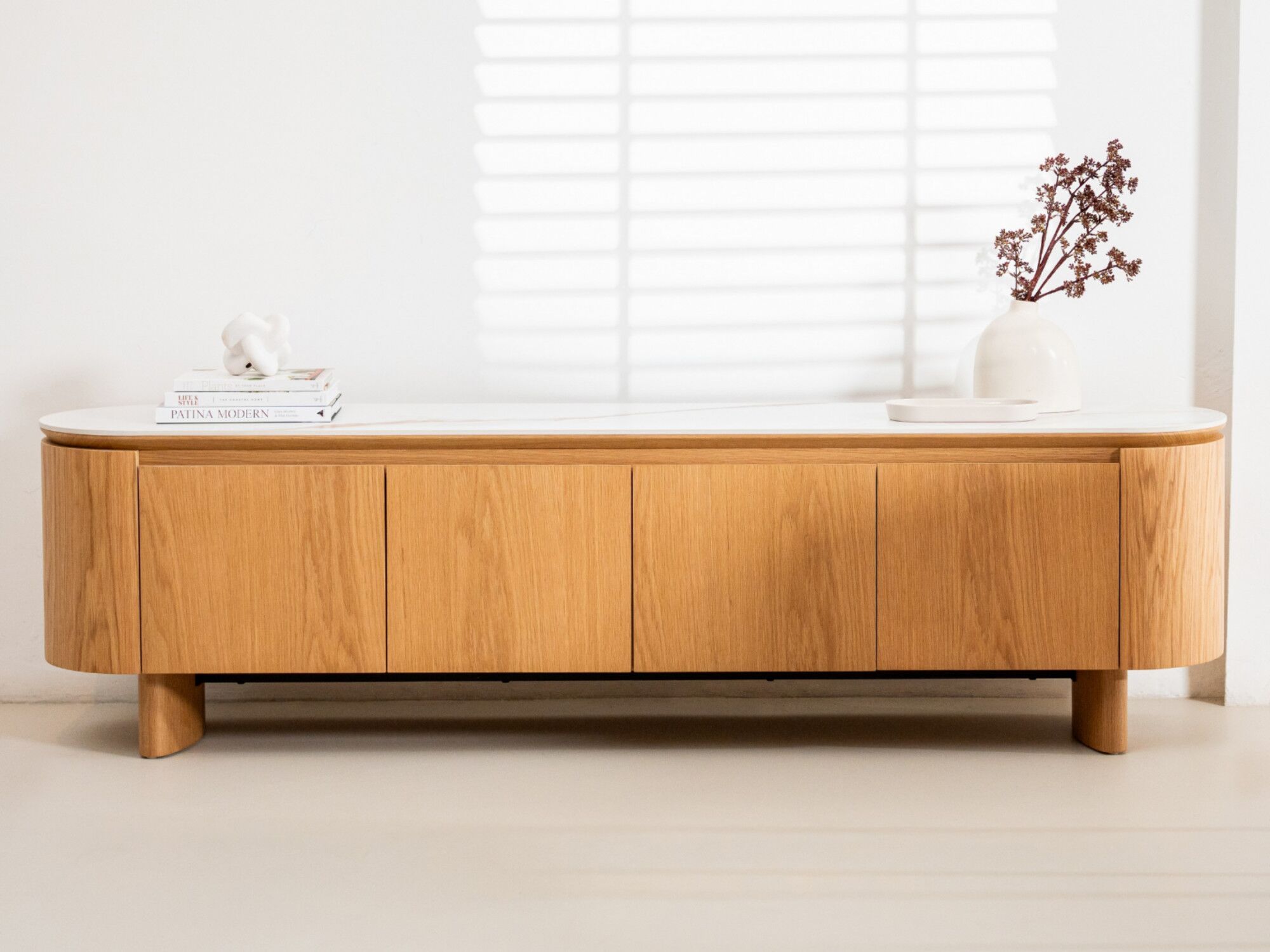 67e48d75bb77d_67e48d25018b8_LNE01-TV-(4)-zoom