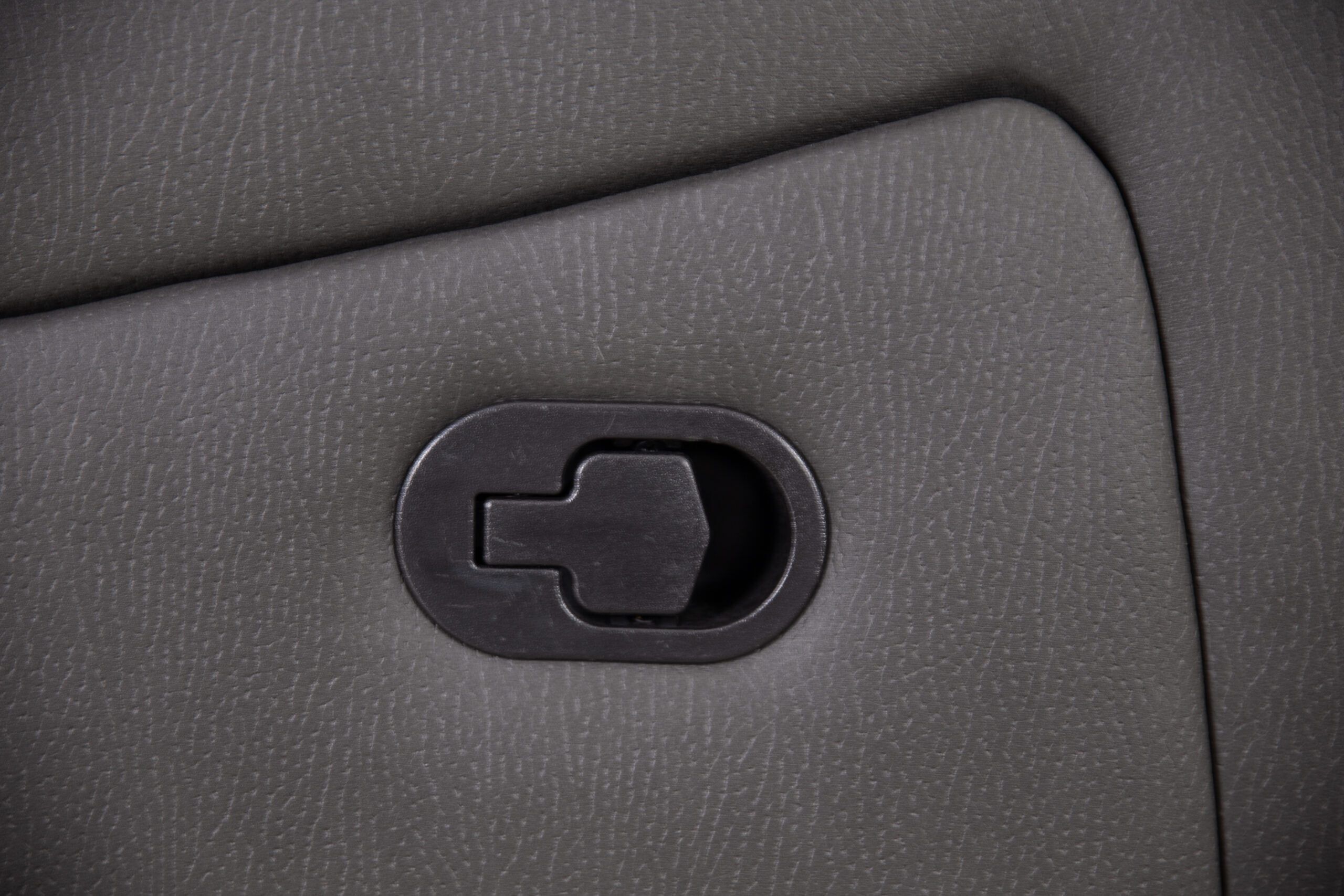 V0-CAPT-3RRR-LAT (pull release)